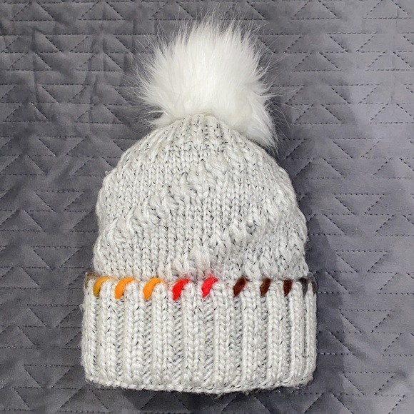 C&C BOUTIQUE Pom Beanie Fleece Lined Neutral Colors Diagonal, Chunky Knit - Picture 4 of 8